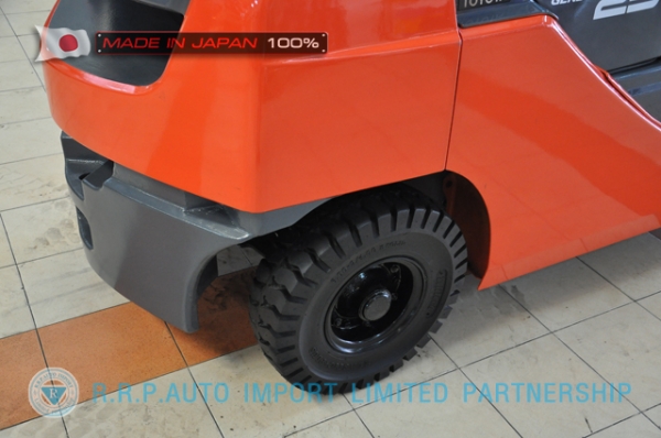 ขายรถโฟล์คลิฟท์มือสอง TOYOTA รุ่น 8FD25-34615 นำเข้าจากประเทศญี่ปุ่น 100\% ไม่เคยใช้งานในไทย