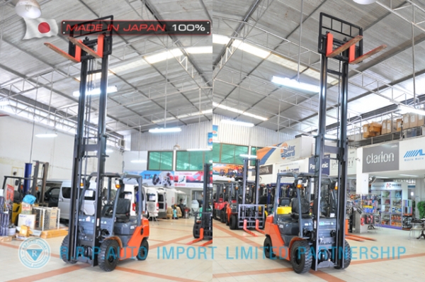 ขายรถโฟล์คลิฟท์มือสอง TOYOTA รุ่น 8FD25-34615 นำเข้าจากประเทศญี่ปุ่น 100\% ไม่เคยใช้งานในไทย