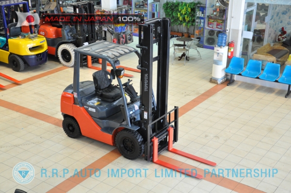 ขายรถโฟล์คลิฟท์มือสอง TOYOTA รุ่น 8FD25-34615 นำเข้าจากประเทศญี่ปุ่น 100\% ไม่เคยใช้งานในไทย