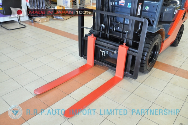 ขายรถโฟล์คลิฟท์มือสอง TOYOTA รุ่น 8FD25-34615 นำเข้าจากประเทศญี่ปุ่น 100\% ไม่เคยใช้งานในไทย