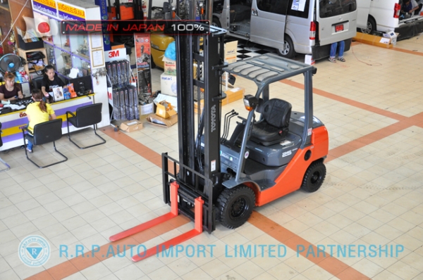 ขายรถโฟล์คลิฟท์มือสอง TOYOTA รุ่น 8FD25-34615 นำเข้าจากประเทศญี่ปุ่น 100\% ไม่เคยใช้งานในไทย