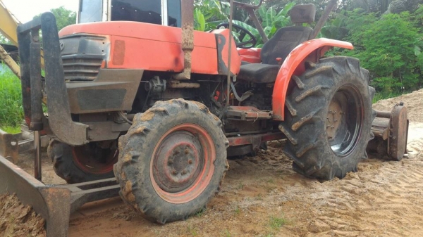 สามย่านแทรคเตอร์  ขายรถไถ KUBOTA L4508 พร้อมดันหน้า โรตารี่ เครื่องดี   มีรถขนส่งบริการ ร้านสามย่านแทรคเตอร์ อ.แกลง จ.ระยอง 0897489639,0818618678,0899347475 id line=0897489639i id line=0818618678 id line=0899347475