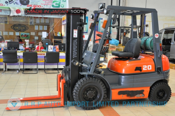 ขายรถโฟล์คลิฟท์มือสอง TOYOTA รุ่น 6FG20-11901 นำเข้าจากประเทศญี่ปุ่น 100\% ไม่เคยใช้งานในไทย