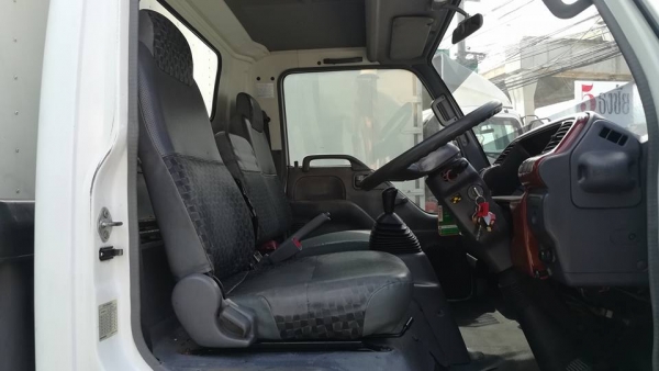 ขาย ISUZU NQR75RY52E ตู้แห้ง10บาน ปี 2549 ยาว 5.50ม.เครื่อง 175 แรงม้า คอมมอลเรล ยาง 8.25 เครื่องดีค