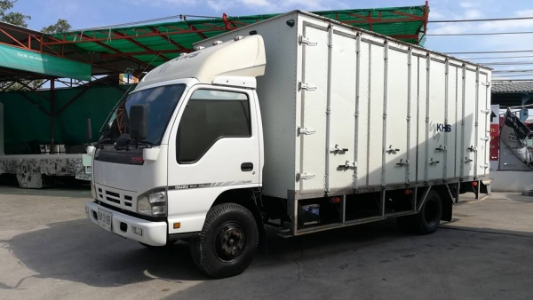 ขาย ISUZU NQR75RY52E ตู้แห้ง10บาน ปี 2549 ยาว 5.50ม.เครื่อง 175 แรงม้า คอมมอลเรล ยาง 8.25 เครื่องดีค