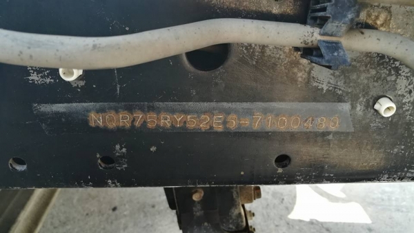 ขาย ISUZU NQR75RY52E ตู้แห้ง10บาน ปี 2549 ยาว 5.50ม.เครื่อง 175 แรงม้า คอมมอลเรล ยาง 8.25 เครื่องดีค