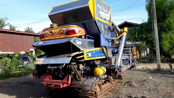 ขายรถเกี่ยวข้าว