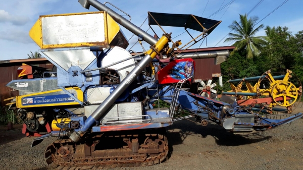 ขายรถเกี่ยวข้าว