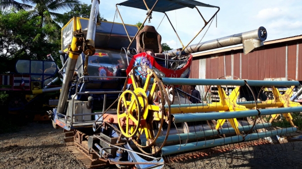 ขายรถเกี่ยวข้าว