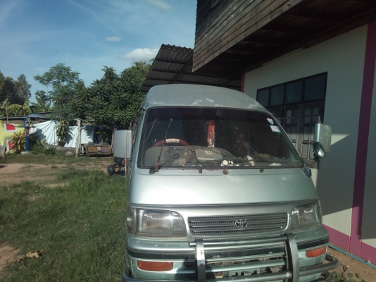 ขายtoyota hiace.  เครื่อง2jพัง