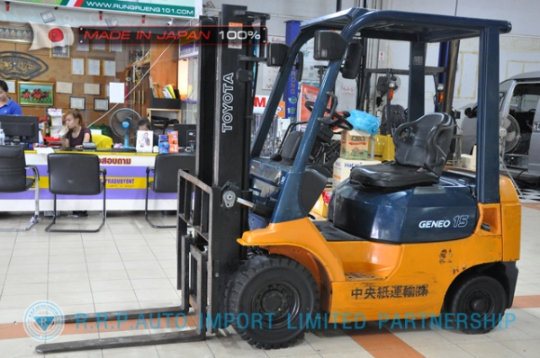 ขายรถโฟล์คลิฟท์มือสอง TOYOTA รุ่น 7FD15-14350 นำเข้าจากประเทศญี่ปุ่น 100\% ไม่เคยใช้งานในไทย