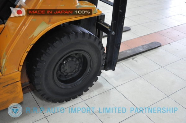 ขายรถโฟล์คลิฟท์มือสอง TOYOTA รุ่น 7FD15-14350 นำเข้าจากประเทศญี่ปุ่น 100\% ไม่เคยใช้งานในไทย