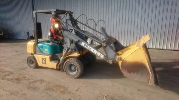 ขายรถตักล้อยาง KOMATSU SD10T-5 (สภาพดีมาก) ขายรถตักล้อยาง KOMATSU SD10T-5 (สภาพดีมาก)