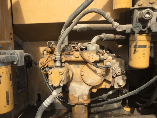 ขายถูก รถแบคโฮ CAT 320D  สภาพเดิมโซ่หนาไฟฟ้าเต็ม เอกสารอินวอยถ้าท่านไดสนใจติดต่อทางไลน์ได้นะครับผมอยยู่ต่างประเทศพรุ่งนี้กลับวันเสาคับ