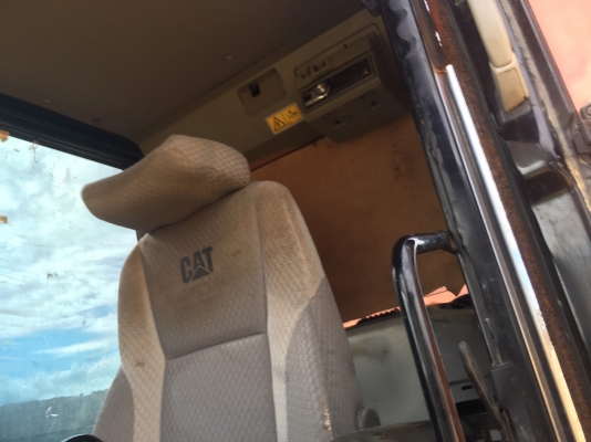 ขายถูก รถแบคโฮ CAT 320D  สภาพเดิมโซ่หนาไฟฟ้าเต็ม เอกสารอินวอยถ้าท่านไดสนใจติดต่อทางไลน์ได้นะครับผมอยยู่ต่างประเทศพรุ่งนี้กลับวันเสาคับ