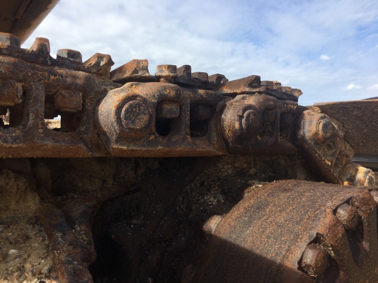 ขายถูก รถแบคโฮ CAT 320D  สภาพเดิมโซ่หนาไฟฟ้าเต็ม เอกสารอินวอยถ้าท่านไดสนใจติดต่อทางไลน์ได้นะครับผมอยยู่ต่างประเทศพรุ่งนี้กลับวันเสาคับ