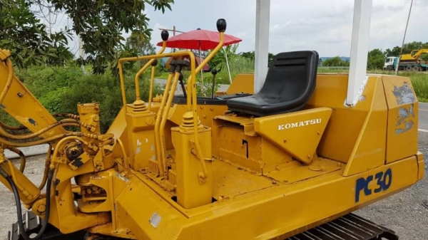 ขายด่วนรถแบคโฮKOMATSUโคมัสซูรุ่นยอดนิยมสวยๆPC30-5เครื่องโคมัสซู3D84เครื่องดีปั่มแรงรถนอกเพิ่งนำเข้ามาใหม่ยังไม่เคยใช้งานในเมืองไทยเลย