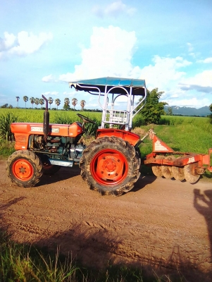 สีนวนจัดให้ Kubota l2000 สภาพสวย เครื่องดี ขับเคลื่อนสี่ล้อ พร้อมใช้งาน มาพร้อมผานสี่ สนใจติดต่อ 089-9638932 สีนวนจัดให้ Kubota l2000 สภาพสวย เครื่องดี ขับเคลื่อนสี่ล้อ พร้อมใช้งาน มาพร้อมผานสี่ สนใจติดต่อ 089-9638932