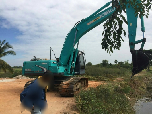 ขายดาว์น 495,000 บาท KOBELCO SK200 MARK8 SUPER Xm ทำงาน 4,800 ชม .   หมายเหตุ คงเหลือ 30 งวด x 86,000 บาท  = 2,580,000 บาท   รถอยู่ จ.ร้อยเอ็ด โทร&amp;ไอดีไลน์ 0610710295
