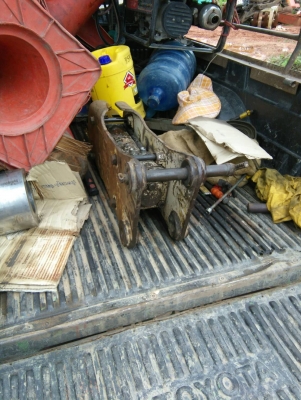 ขอบคุณลูกค้า tractor-backhoe ,มากครับ มาอุดหนุน หัวเจาะ แย๊กปูน pc30 ลูกค้าจากปทุมธานี มารับถึงที่เล