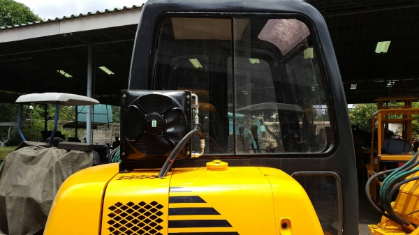 ขายรถขุด KOMATSU รุ่น PC45-1- มือสองญี่ปุ่น แทรกเหล็ก พร้อมหัวเก๋ง มีไล์กระแทก  สลักบูท เอวแน่น 100\% ปั้มนิ้ว ทำงานไว ติดตั้งแอร์ เรียบร้อยแล้ว  มือถือ/LINE ID : 0818753444