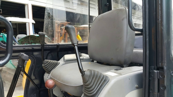 ขายรถขุด KOMATSU รุ่น PC45-1- มือสองญี่ปุ่น แทรกเหล็ก พร้อมหัวเก๋ง มีไล์กระแทก  สลักบูท เอวแน่น 100\% ปั้มนิ้ว ทำงานไว ติดตั้งแอร์ เรียบร้อยแล้ว  มือถือ/LINE ID : 0818753444