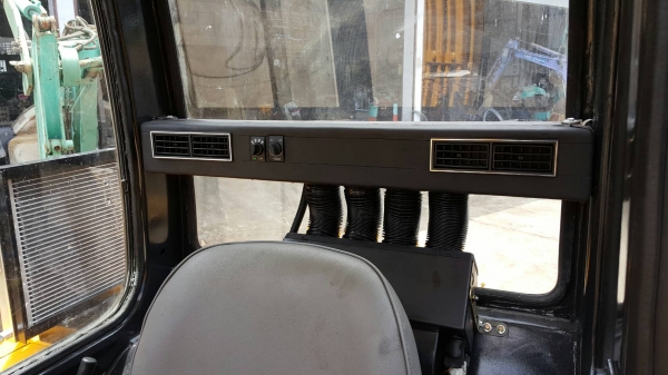 ขายรถขุด KOMATSU รุ่น PC45-1- มือสองญี่ปุ่น แทรกเหล็ก พร้อมหัวเก๋ง มีไล์กระแทก  สลักบูท เอวแน่น 100\% ปั้มนิ้ว ทำงานไว ติดตั้งแอร์ เรียบร้อยแล้ว  มือถือ/LINE ID : 0818753444