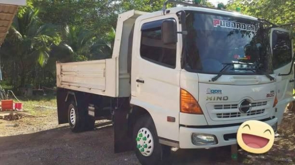 HINO 145แรงม้า ปี54 ไมล์128000 เครื่องดี คัทซีสวย สภาพพร้อมใช้งาร ราคาต่อรองได้ สนใจติดต่อ0872976734
