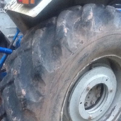 รถไถ FORD 6610 เพลาเดียว รถเครื่องดี อุปกรณ์2ชิ้น เอกสารเล่มทะเบียน ราคาต่อรองได้ครับ สนใจติดต่อ 0872976734