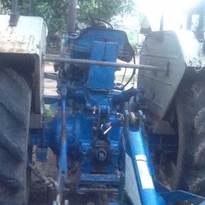 รถไถ FORD 6610 เพลาเดียว รถเครื่องดี อุปกรณ์2ชิ้น เอกสารเล่มทะเบียน ราคาต่อรองได้ครับ สนใจติดต่อ 0872976734