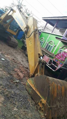 ขายรถขุดแบ็คโคKOMATSU PC200-7ทำงาน9669ชม. ช่วงล่างดี เอกสารครบ เอวแน่นพร้อมลงงาน