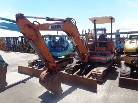 ขายรถขุด KUBOTA KH-90 (ขนาดเทียบเท่า Pc35) เก่านอกญี่ปุ่น สวย เครื่องดีระบบไว พร้อมทำสีราคา265,000-.฿ (ต่อรองได้) สนใจติดต่อ:096-5411713 หรือ 092-5768909(คุณวัชรัตน์) (ยินดีให้บริการ 24 ชั่วโมง)