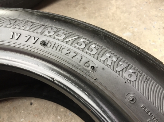 ยาง Bridgstone 185-55-16 ปี16 ครบชุด 4 เส้น 3200  สวยๆไม่บวมไม่กินข้างดอกยางเหลือเยอะเอาไปวิ่งกันใด้อีกยาวค่ะ