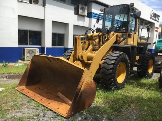 รถตักล้อยาง KOMATSU WA200-3