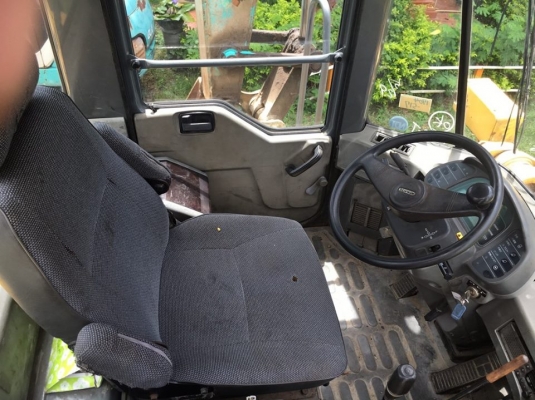 รถตักล้อยาง KOMATSU WA200-3