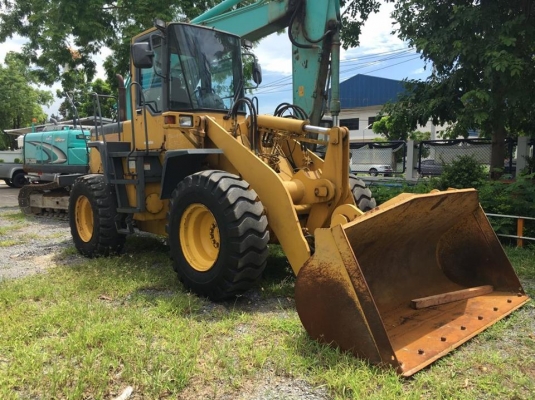 รถตักล้อยาง KOMATSU WA200-3