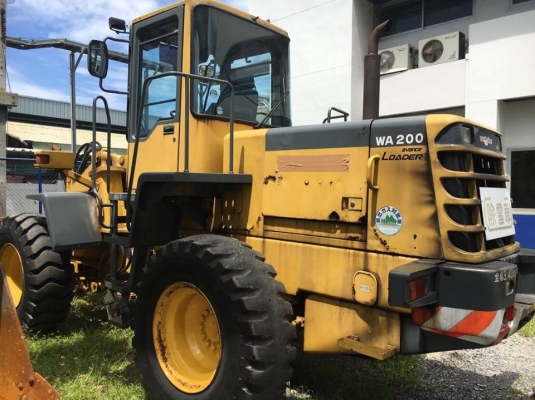 รถตักล้อยาง KOMATSU WA200-3