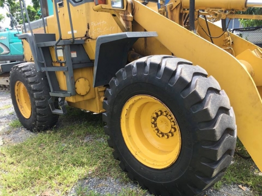 รถตักล้อยาง KOMATSU WA200-3