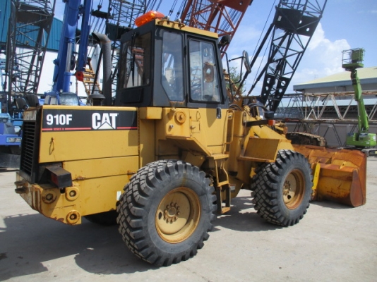 รถตักล้อยาง CAT 910F รถตักล้อยาง CAT 910F