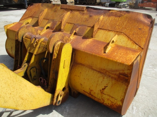 รถตักล้อยาง CAT 910F รถตักล้อยาง CAT 910F