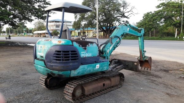รถขุด Komatsu PC30R-8 เก่าญี่ปุ่นแท้ ใบมีด6ทิศทาง