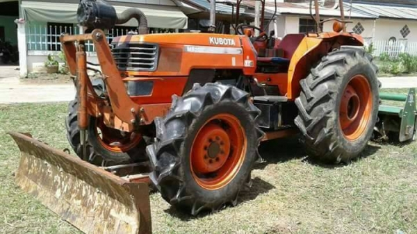 มัดจำกลางอากาศ 10,000 จาก พี่น้อยพัทลุง ขาย 335,000 บาท KUBOTA M9000 ปี 51 ทำงาน 6,591 ชม. เครื่องดี เกียร์ดี (ใบมีดหน้า -หาง 7 ) รถสวยพร้อมใช้ เอกสารเล่มทะเบียน รถอยู่ จ.ยโสธร โทร&ไอดีไลน์ 0610710295 มัดจำกลางอากาศ 10,000 จาก พี่น้อยพัทลุง ขาย 335,000 บาท KUBOTA M9000 ปี 51 ทำงาน 6,591 ชม. เครื่องดี เกียร์ดี (ใบมีดหน้า -หาง 7 ) รถสวยพร้อมใช้ เอกสารเล่มทะเบียน รถอยู่ จ.ยโสธร โทร&ไอดีไลน์ 0610710295
