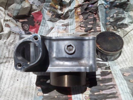 ขายเสื้อสูบ CBR 150 i ปี 59 เคยคว้านมาแล้วได้อาทิตย์กว่าๆ เจ้าของรถขับเร็วมากลูกสูบติด ตอนนี้ไซร์ 75 *ต้องเอาไปคว้านใหม่* สภาพสวย ไม่รอยบุบหรือแตก