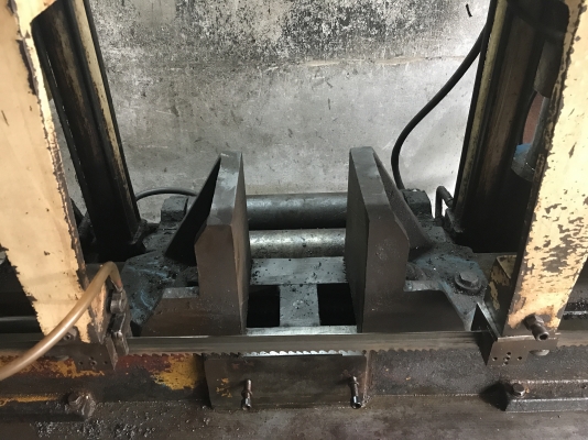 ขายเครื่องเลื่อยสายพานเลื่อยได้โต400