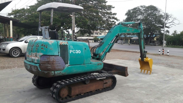 รถขุด Komatsu PC30-7 เก่าญี่ปุ่นแท้