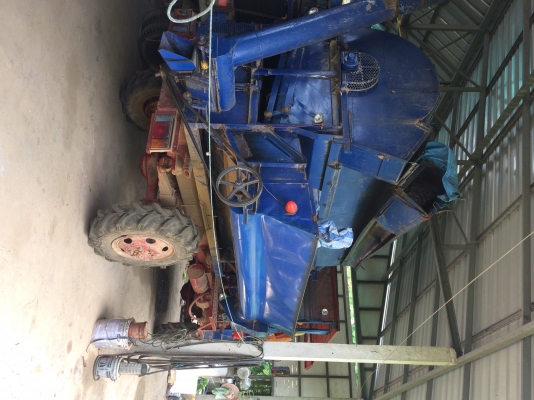 รถนวดข้าว ข้าวโพด 4WD เเจ่ม ๆๆๆๆ 350,000 ครับ