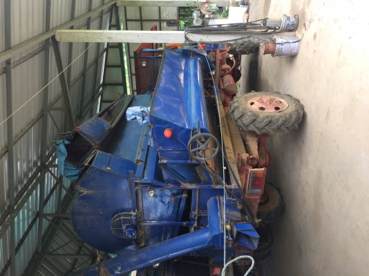 รถนวดข้าว ข้าวโพด 4WD เเจ่ม ๆๆๆๆ 350,000 ครับ