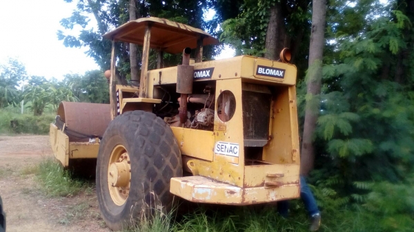 รถบดสั่นสะเทือน BOMAX สองเพลา เครื่อง EH700 รถพร้อมใช้งานทุกคัน  มีวีดีโอสนใจทักไลเลย ขาย385,000สนใจติดต่อ 0895770265