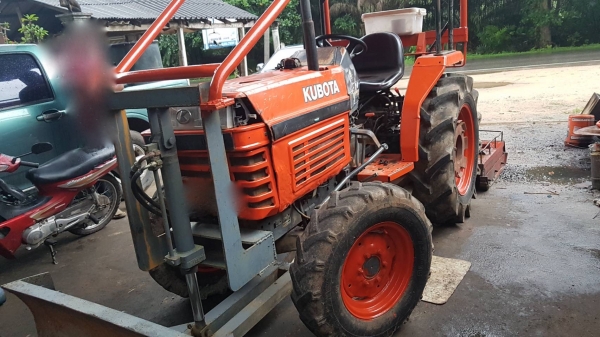 รถไถ KUBOTA L2605 DT. ปี 46. สนใจติดต่อ 081 - 6079515 รถไถ KUBOTA L2605 DT. ปี 46. สนใจติดต่อ 081 - 6079515