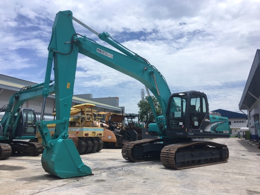 รถขุด Kobelco SK200-8 YN11